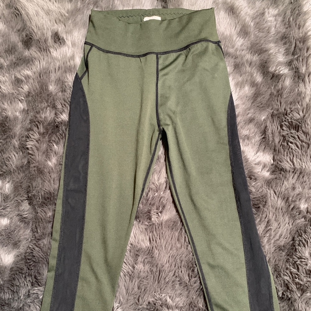 NWOT GBX Workout Capris